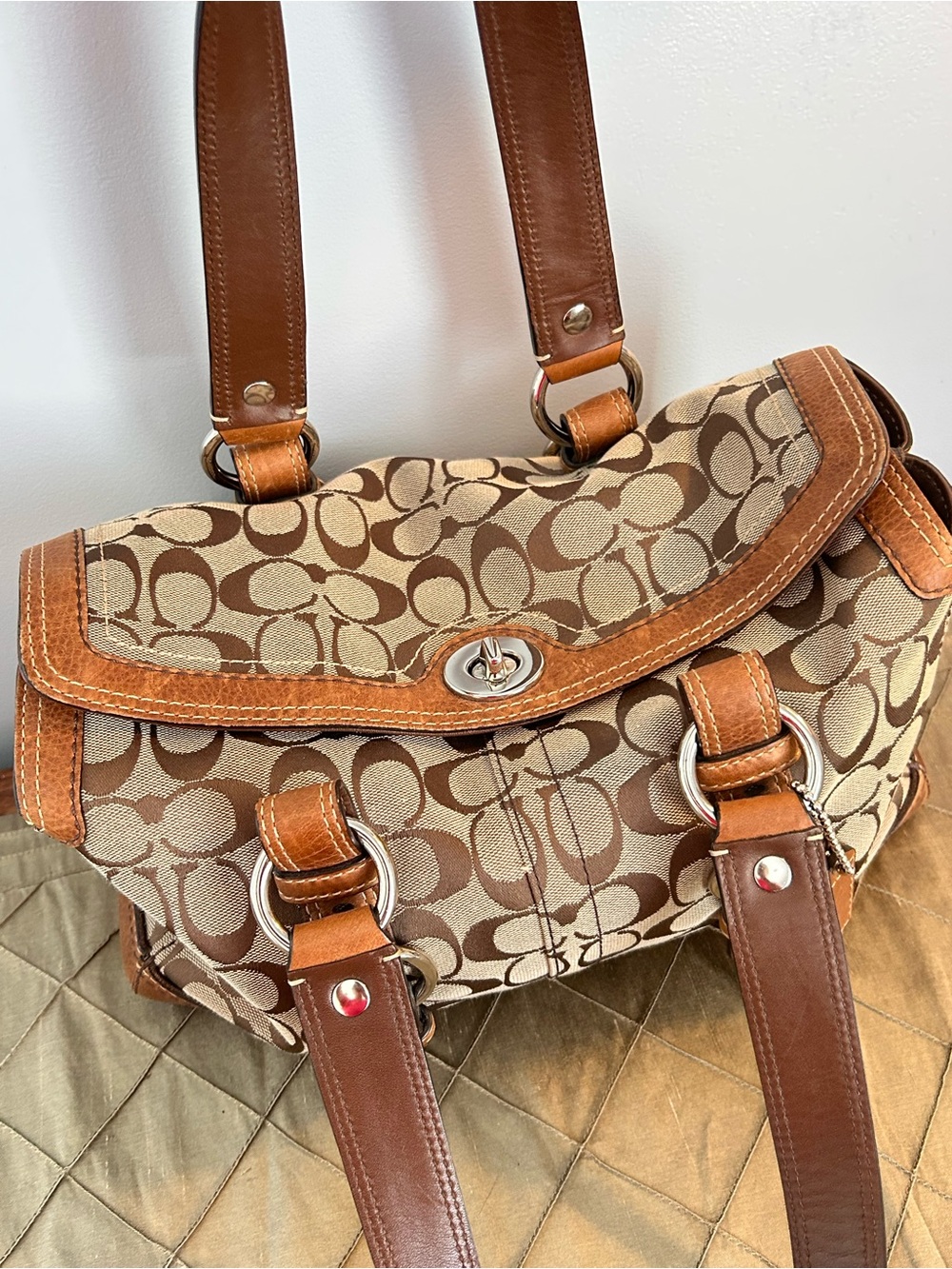 VTG Y2K Coach Chelsea Signature Turnlock Shoulder Bag Tan Leather Trim 10986 - Picture 11 of 11